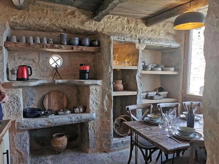 11 Pers Les Maisons Medievales De Charme En Quercy Puylagarde 0*,