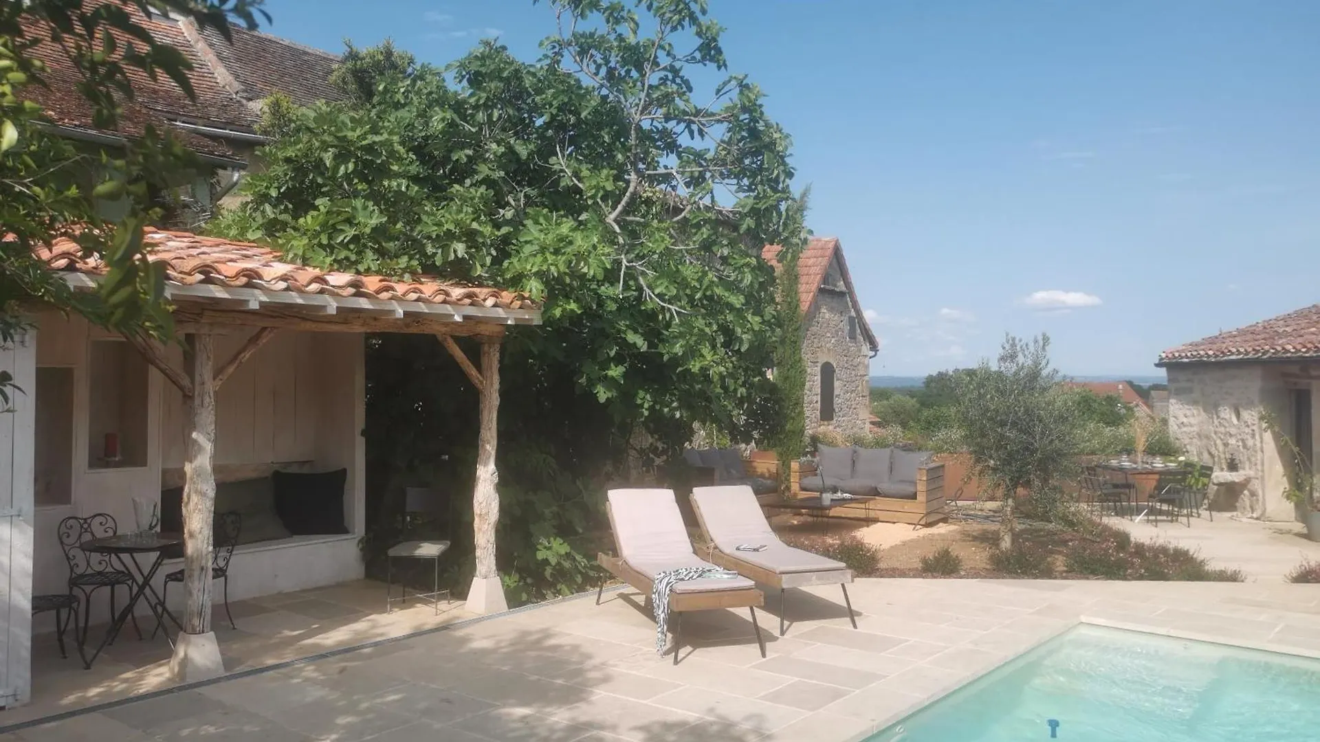 11 Pers Les Maisons Medievales De Charme En Quercy Puylagarde France